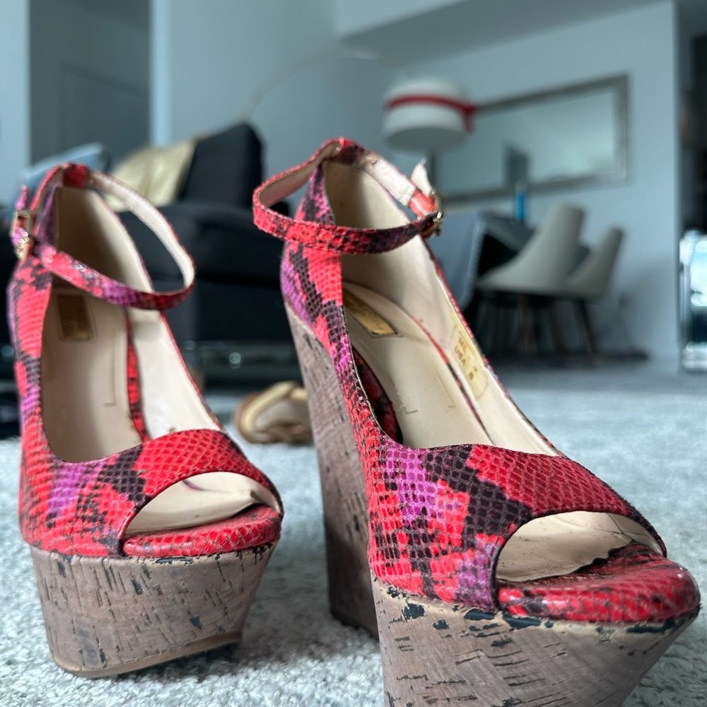 Jessica Simpson High Wedges Red Python - image 2